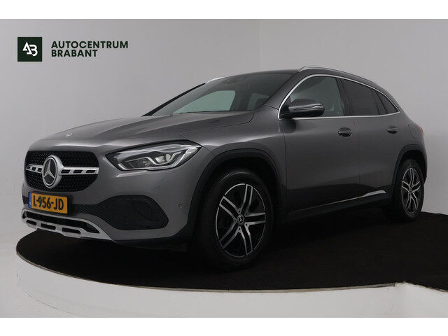 Mercedes-Benz GLA 180 Business Solution Luxury (SFEERVERLICHTING, STOELVERWARMING, CRUISE CONTROL, A