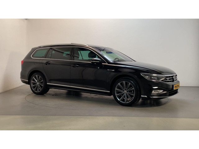 Volkswagen Passat Variant 1.5 TSI 150pk DSG R-Line Business + Panoramadak Stoelverwarming Navigatie