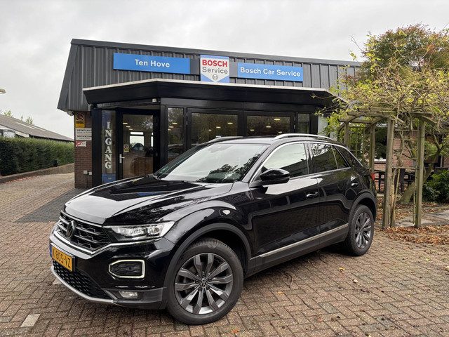 Volkswagen T-Roc 1.5 TSI Sport|ACC|Trekhaak|Camera|App-Connect