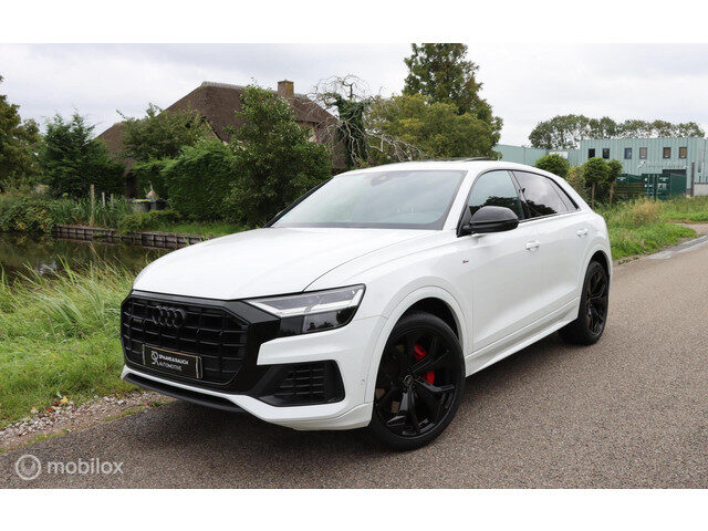 Audi Q8 55 TFSI e Quattro S-Line / Pano / Navi / 22inch