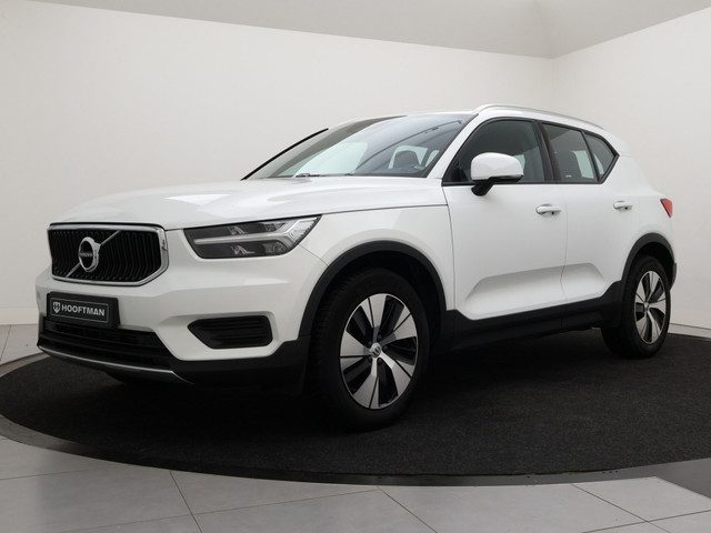 Volvo XC40 T2 AUT(8) MOMENTUM BUSINESS NAVI BLUETOOTH PARK ASSIST