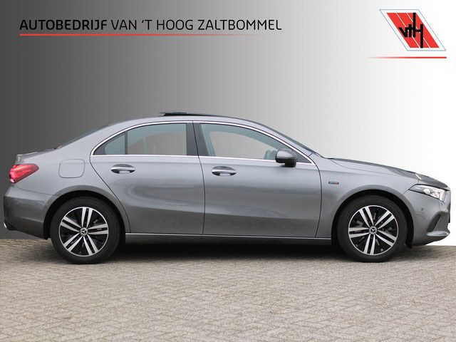 Mercedes-Benz A-Klasse 250e AUT8 Luxury Limited PANORAMADAK LEDER MEMORY SFEER CARPLAY KEY-LESS GO M