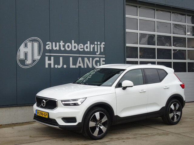 Volvo XC40 2.0 T4 Momentum