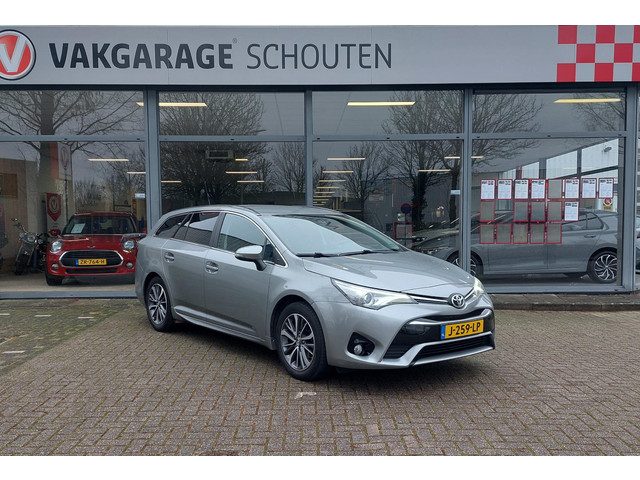 Toyota Avensis Touring Sports 1.8 VVT-i Volcano Edition
