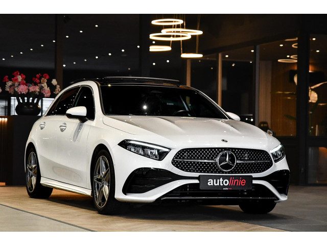 Mercedes-Benz A-Klasse 200 AMG- Line. Pano, Keyless, Camera, Stuurverwarming, Sfeer!