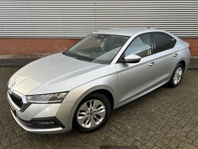 Škoda Octavia 1.0 e-TSI Business Edition