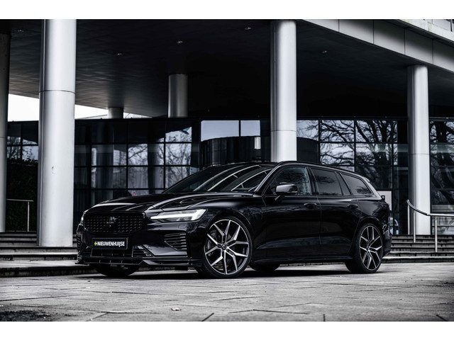 Volvo V60 2.0 T8 Plug-in hybrid AWD Ultra Dark