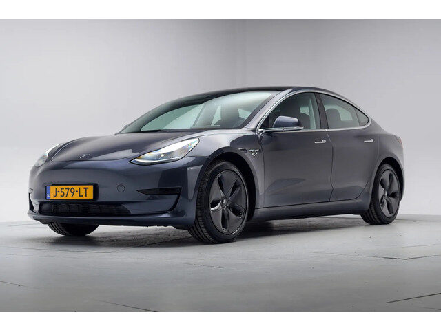 Tesla Model 3 RWD Plus 60 kWh [ Panorama Leder Autopilot ]