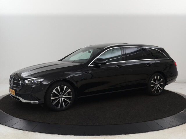 Mercedes-Benz E-Klasse 300e Avantgarde | Panoramadak | Adaptive cruise |