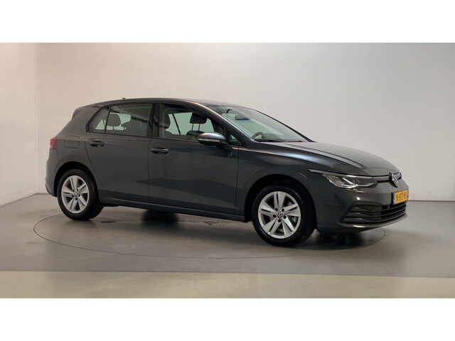 Volkswagen Golf 1.0 eTSI DSG Life Virtual Cockpit Navigatie Sfeerverlichting Parkeersensoren