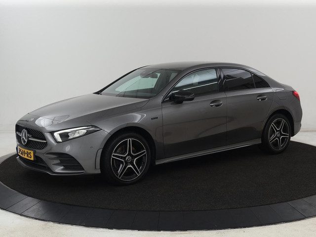 Mercedes-Benz A-Klasse 250e AMG Limited | Carplay | Stoelverwarming |