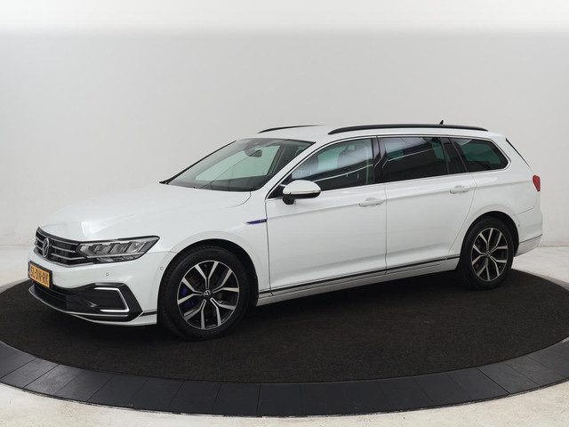 Volkswagen Passat 1.4 TSI PHEV GTE | Trekhaak | Stoelverwarming |