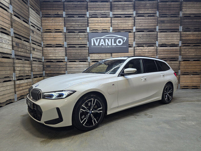 BMW 3 Serie touring 330e xDrive HUD Pano Laser M Sport Leder Camera LM