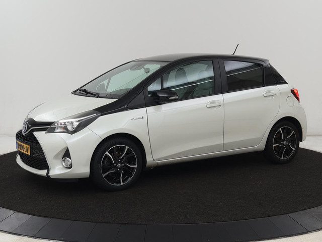 Toyota Yaris 1.5 Hybrid Dynamic Bi-Tone