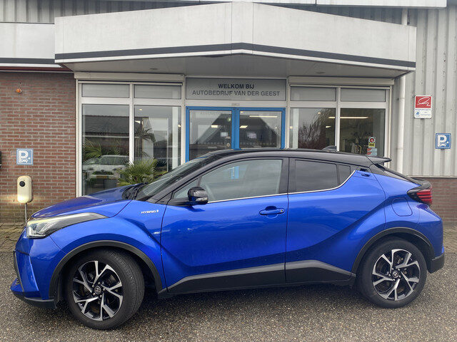 Toyota C-HR 1.8 Hybrid Style Bi-Tone BSM Apple CarPlay/Android Auto JBL