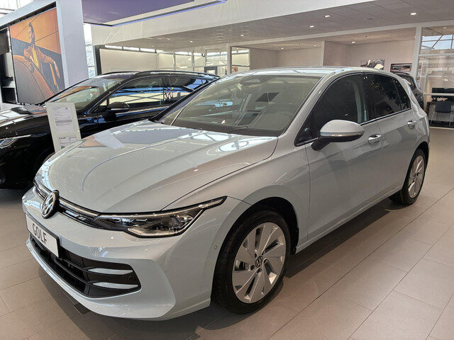 Volkswagen Golf 1.5 eTSI Life Edition