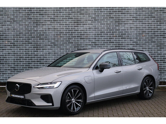 Volvo V60 2.0 T6 Plug-in hybrid AWD Plus Dark