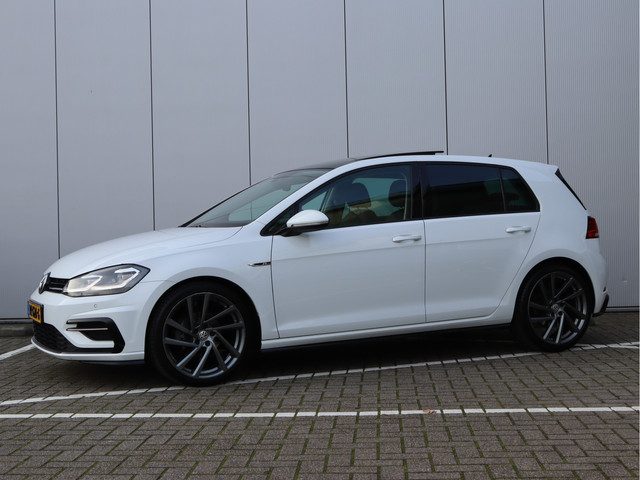 Volkswagen Golf 1.0 TSI Highline R-line