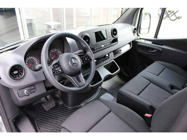 Mercedes-Benz Sprinter 319 1.9 CDI L2H2 RWD