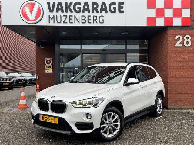 BMW X1 sDrive20i Executive // LEDEREN BEKLEDING // MEMORY SEAT // ELEK. ACHTERKLEP // NAVI // CAMERA