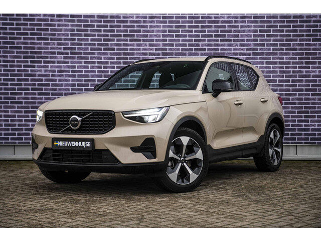 Volvo XC40 2.0 B4 Plus Dark
