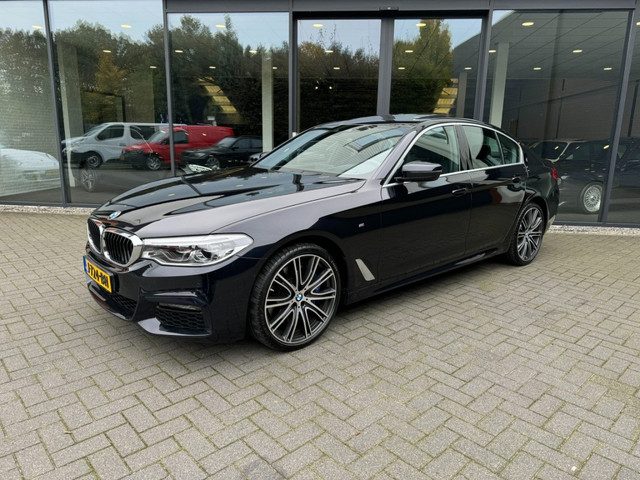 BMW 5 Serie 540i 340pk M-Sport,HUD,Schuifdak,Stoelkoeling,Leer,LED,Memory