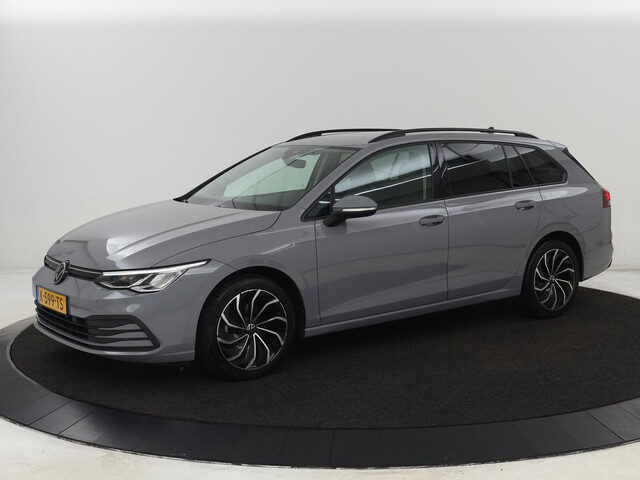 Volkswagen Golf 1.0 TSI Life | Trekhaak | Stoelverwarming |