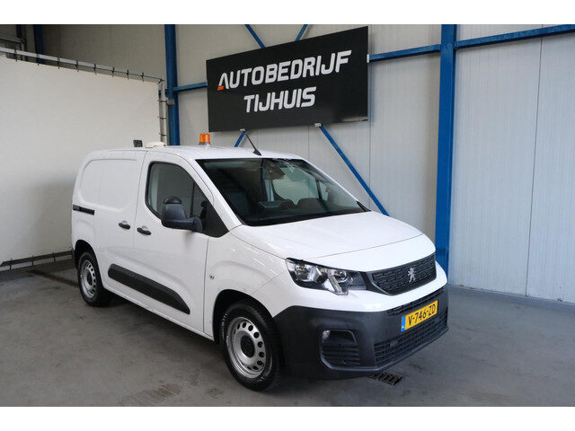 Peugeot Partner 1.5 BlueHDI Premium Automaat - N.A.P. Airco, Cruise, Navi, PDC.