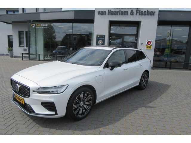 Volvo V60 2.0 T6 Plug-in hybrid AWD Ultra Dark, Full Options