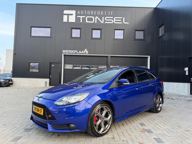 Ford Focus Wagon 2.0 EcoBoost ST-2 / 250PK / Recaro / Stoelverwarming / Keyless