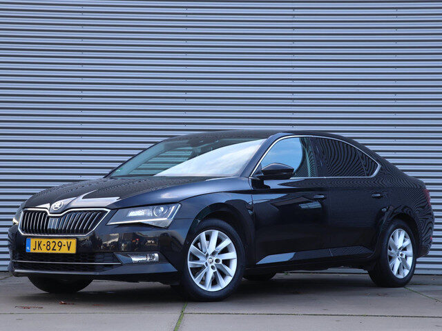 Škoda Superb 1.4 TSI ACT Style Business *Navigatie*Parkeersens.*Trekhaak*