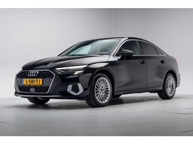 Audi A3 30 TFSI Business Edition Aut [ Trekhaak Navi Carplay ]