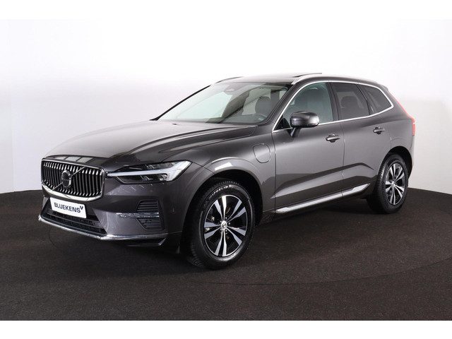 Volvo XC60 T6 Recharge Essential Edition Bright