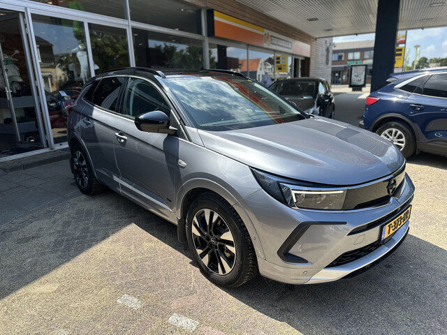 Opel Grandland 1.6 Turbo Hybrid4 Ultimate