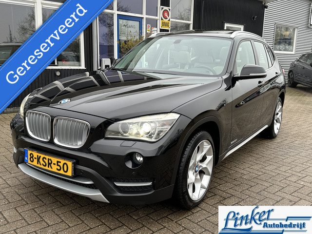 BMW X1 sDrive20i - AUTOMAAT PANO TREKH CRUISE LEDER NL-AUTO