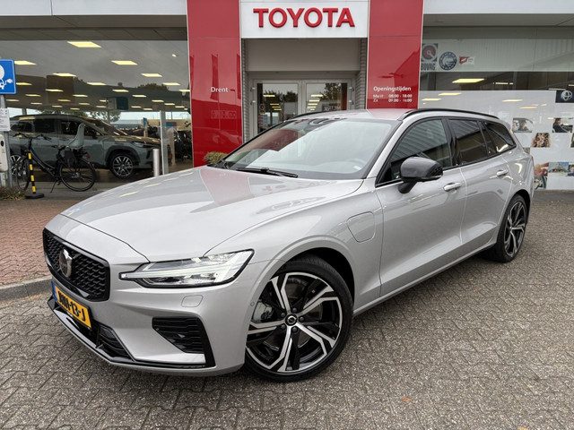 Volvo V60 2.0 T6 Recharge Plus Dark | Trekhaak | 360 camera | Harman Kardo