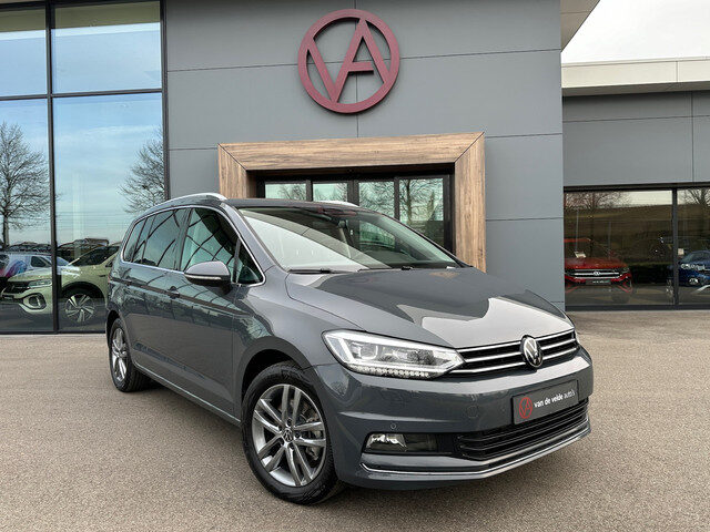 Volkswagen Touran 1.5 TSI 150pk DSG Highline 7-persoons | Dode hoek | Virtual cockpit | Navi | Rijkl