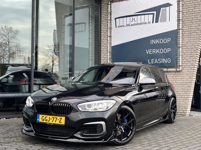 BMW 1 Serie M140I XDrive High Exe.*AKRA*KW*MAXTON*440PK*PANO*