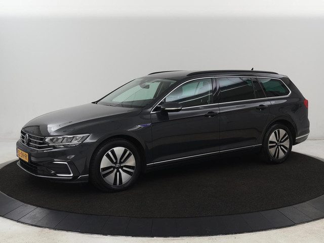 Volkswagen Passat 1.4 TSI PHEV GTE | Trekhaak | Stoelverwarming |