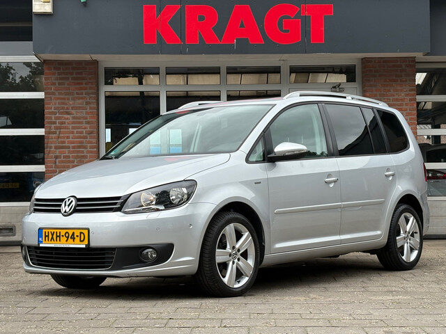 Volkswagen Touran Life 1.4 TSI 140 pk 7p - schuifdak - navi - parkpilot