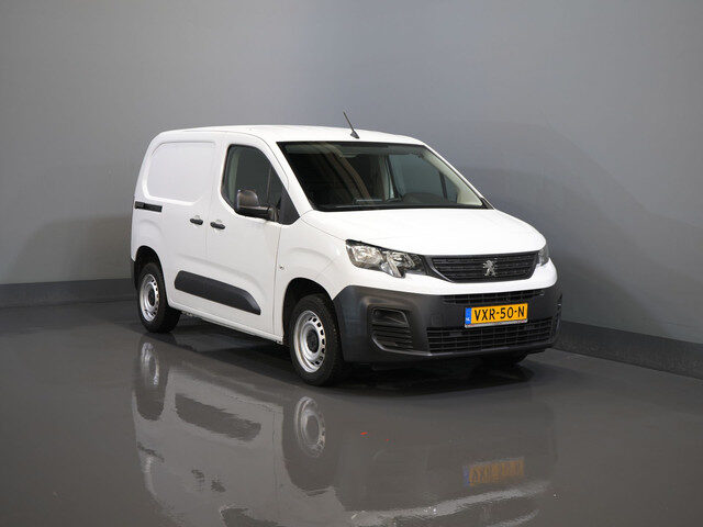 Peugeot Partner 1.5 HDi 100 pk BPM VRIJ (DEMO) 3Pers./ Carplay/ Airco/ Cruise/ Camera/ PDC