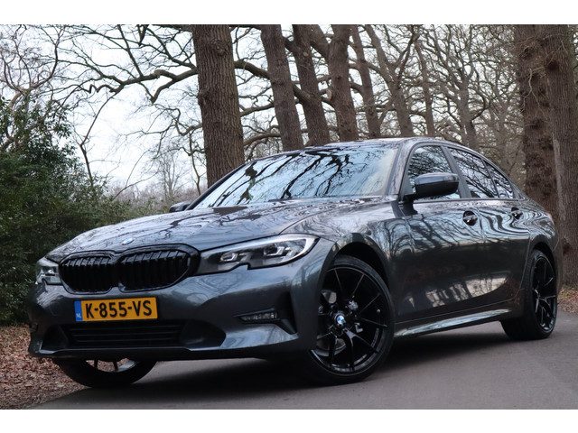 BMW 3 Serie 318i Executive | Trekhaak | Navi | Carplay | 19 inch |