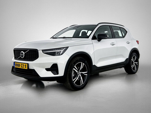 Volvo XC40 B4 Dark | Trekhaak | Pilot Assist | BLIS | H&K | Memory Seats |