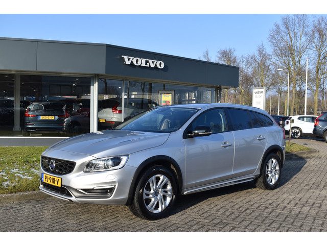 Volvo V60 Cross Country D3 150PK Automaat Momentum