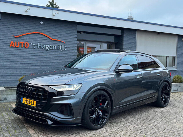 Audi Q8 55 TFSI e quattro S-line pano trekh 23" matrix ambiance