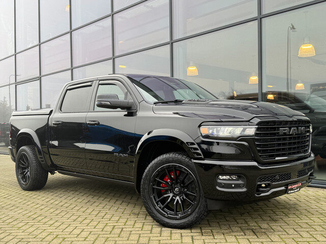 Dodge Ram 1500 Laramie Night Premium Hurricane