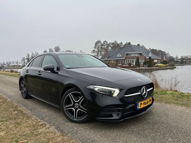 Mercedes-Benz A-Klasse 180 Business Solution AMG Pano / Sfeerverlichting / Camera