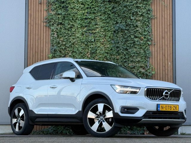 Volvo XC40 2.0 T4 AWD|LEDER|CAMERA|TREKHAAK|HARMAN/KARDON