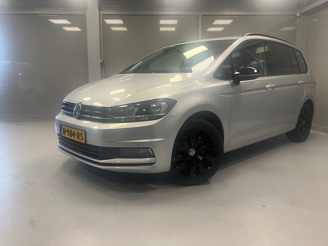 Volkswagen Touran Comfortline Business 1.0TSi | 7-Persoons | 18" lichtmetalen velgen | Climate contr