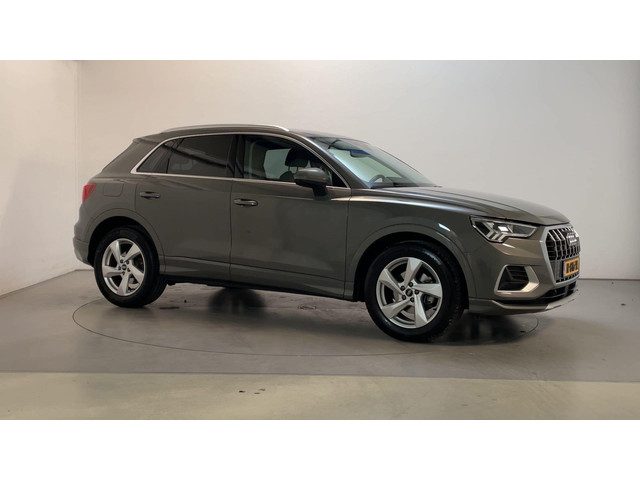 Audi Q3 35 TFSI Advanced Edition Plus Stoelverwarming Navigatie LED Parkeersensoren